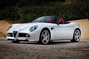 Размер колёс на Alfa Romeo 8C 2010 Подбор шин на Alfa Romeo 8C 2010