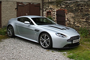 Размер колёс на Aston Martin V12 Vantage 2012 Подбор шин на Aston Martin V12 Vantage 2012