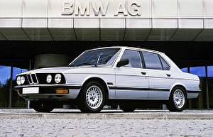 Размер колёс на BMW 5 Series 1986 Подбор шин на BMW 5 Series 1986