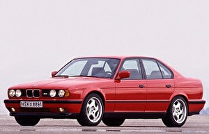 Размер колёс на BMW M5 1993 Подбор шин на BMW M5 1993