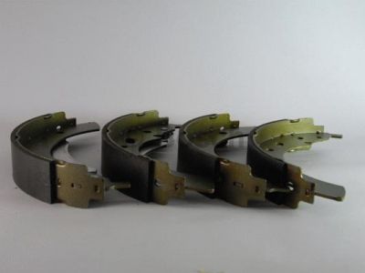 Bosch 0 986 487 012 комплект тормозных колодок на 3 (E21)