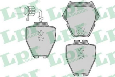 LPR 05P1121 Колодки тормозные передние AUDI A6 VW PASSAT 97-05 8шт.с датчиком (4B0698151S)