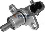 VAICO V10-0562 главный тормозной цилиндр на AUDI A6 Avant (4B5, C5)