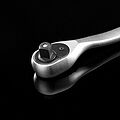 Kranz KR-12-8401 Ключ-трещотка для торцовых головок 1/2, СrV, 72 зубца KRANZ Kranz KR-12-8401 Ключ-трещотка для торцовых головок 1/2, СrV, 72 зубца KRANZ