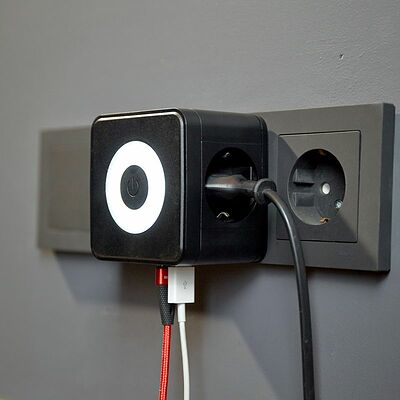 REXANT 11-1252 Двойник электрический Куб 16А с/з + 2хUSB-A 2,4А + USB Type-C 3А с ночной подсветкой, черный REXANT