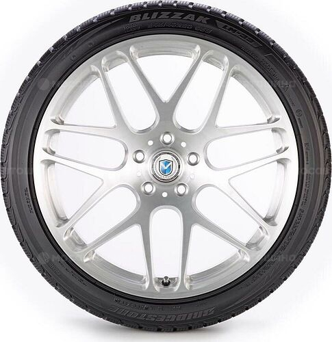 Bridgestone Blizzak LM32
