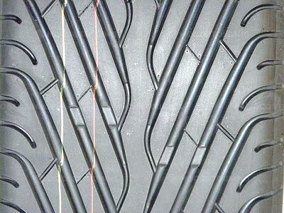 Durun F-One 225/30 R20 85W XL