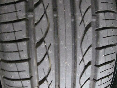 Kumho Solus KH15