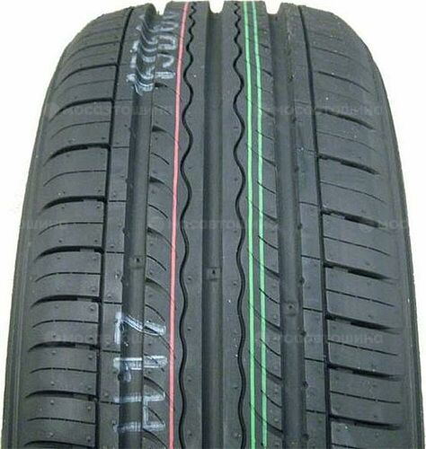 Kumho Solus KH17