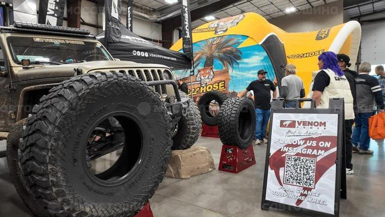 Автомобильдің шиналары Venom Power Swampthing M/T 40X13.50R17L [2826]