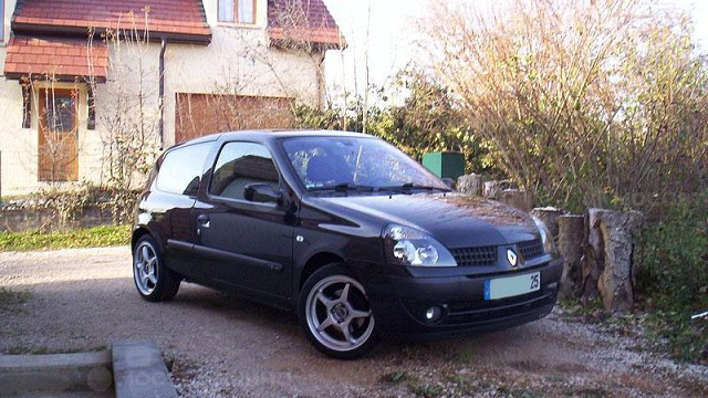 Дискілер OZ Racing Crono R16 на автомобиле Renault Clio [31]
