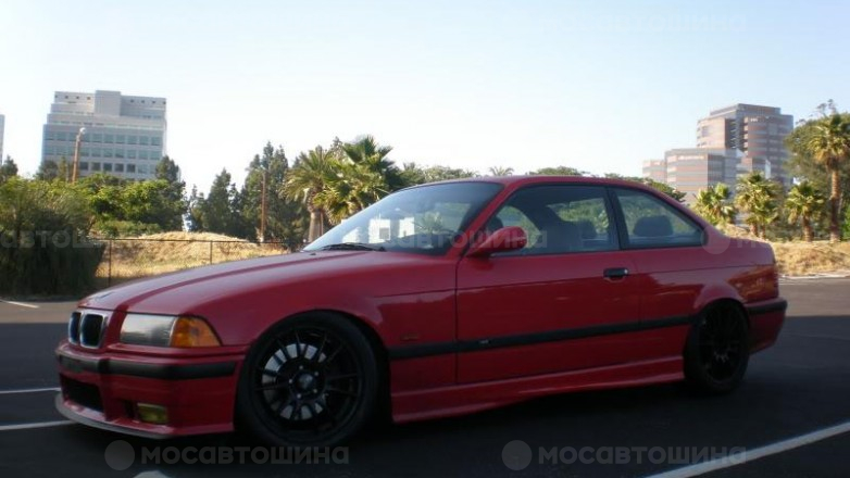 Дискілер OZ Racing Ultraleggera R17 на автомобиле BMW 3 Coupe(E36) [1206]