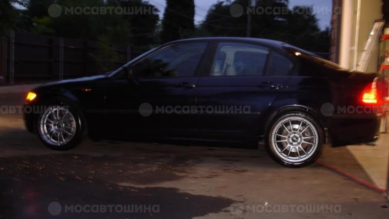 Дискілер OZ Racing Ultraleggera R17 на автомобиле BMW 3(E46) [1200]