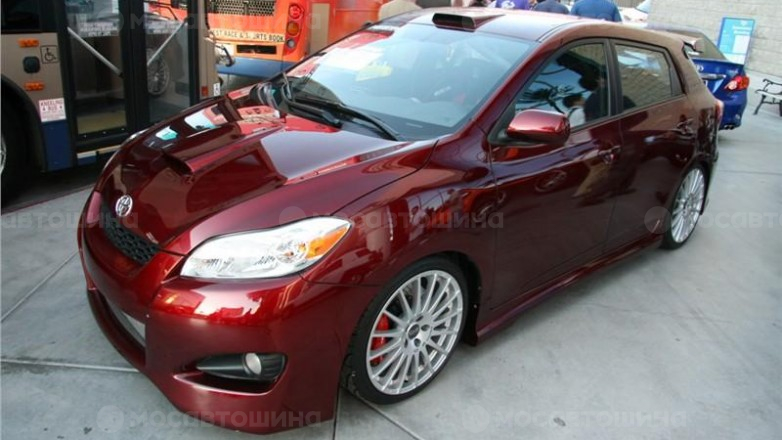 Дискілер OZ Racing Superturismo R18 на автомобиле Toyota Matrix [1218]