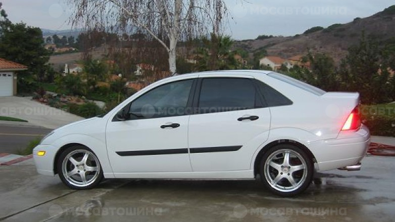 Дискілер Voxx MG R17 на автомобиле Ford Focus [1171]