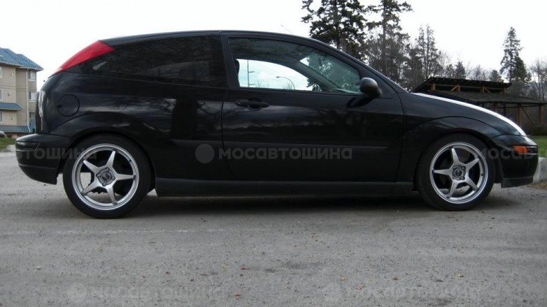 Дискілер OZ Racing Crono HT R16 на автомобиле Ford Focus [1213]
