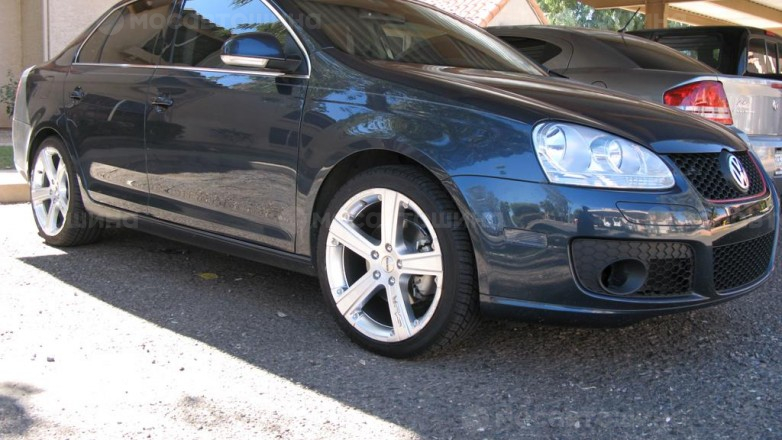 Дискілер Momo WRS R18 на автомобиле Volkswagen Jetta 2 [199]