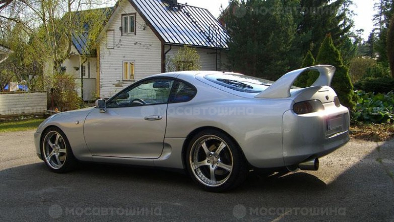 Дискілер Momo Fxl One R19 на автомобиле Toyota Supra [190]