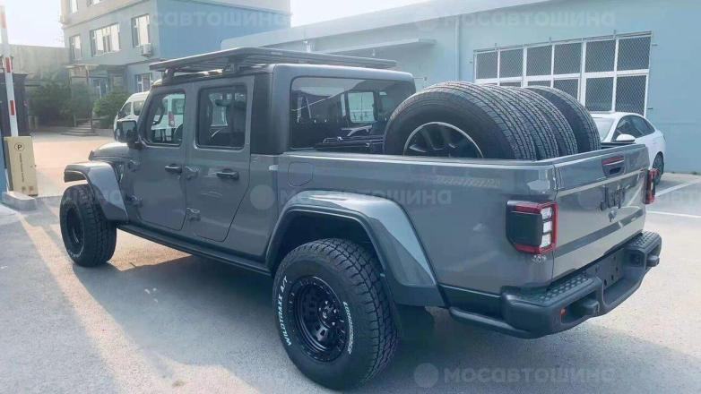 Автомобильные шины Landspider Wildtraxx A/T на автомобиле   [2378]