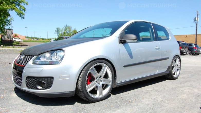 Дискілер Rial Porto R18 на автомобиле Volkswagen Golf 5 [203]