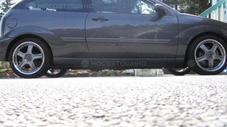 Дискілер Enkei DM5 R17 на автомобиле Ford Focus [1173]