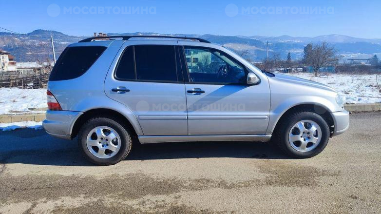 Автомобильные шины LingLong Greenmax Winter Ice I-15 SUV на автомобиле mercedes m-class [2612]