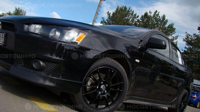 Дискілер OZ Racing Ultraleggera R17 на автомобиле Mitsubishi Lancer X [62]