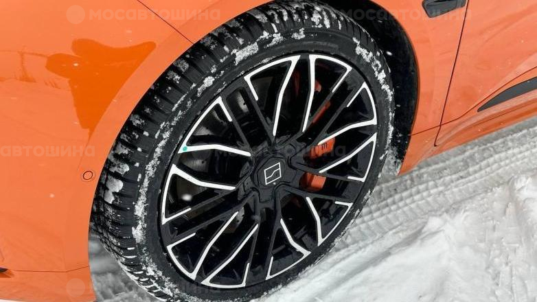 Автомобильные шины Kumho Wintercraft WS71 на автомобиле zeekr 001 [2615]