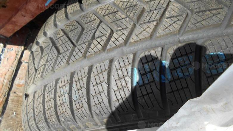 Автомобильдің шиналары Pirelli Scorpion Winter R17 [1716]