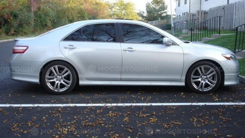 Дискілер Rial Como R18 на автомобиле Toyota Camry [205]