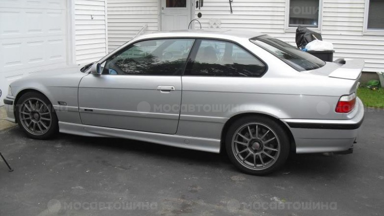Дискілер OZ Racing Ultraleggera R17 на автомобиле BMW 3 Coupe(E36) [1205]